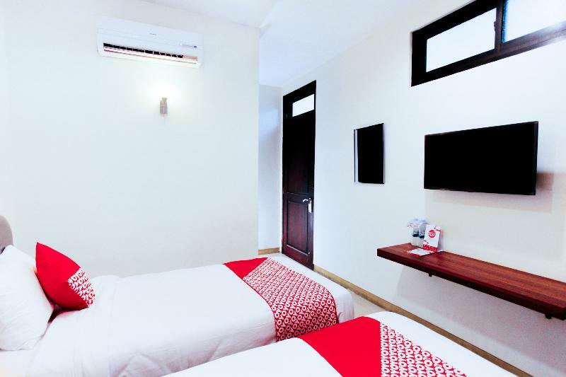 Oyo 491 Uno Hotel 2*