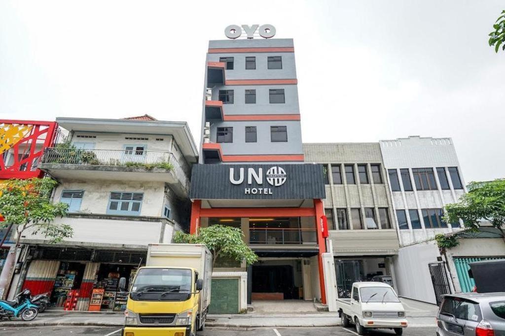 Oyo 491 Uno Hotel